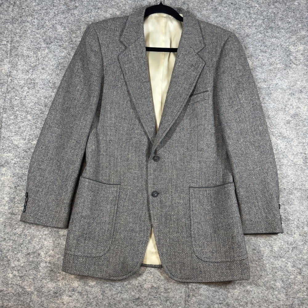 Samuelsohn Grey Herringbone Wool Blazer Sport Coat Size 40R Classic Tailored - Picture 2 of 16